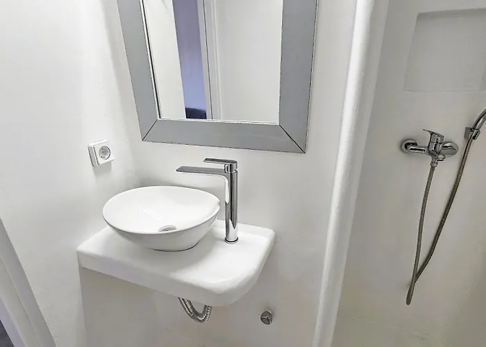 Villa Spika With Seaview And Shared Pool